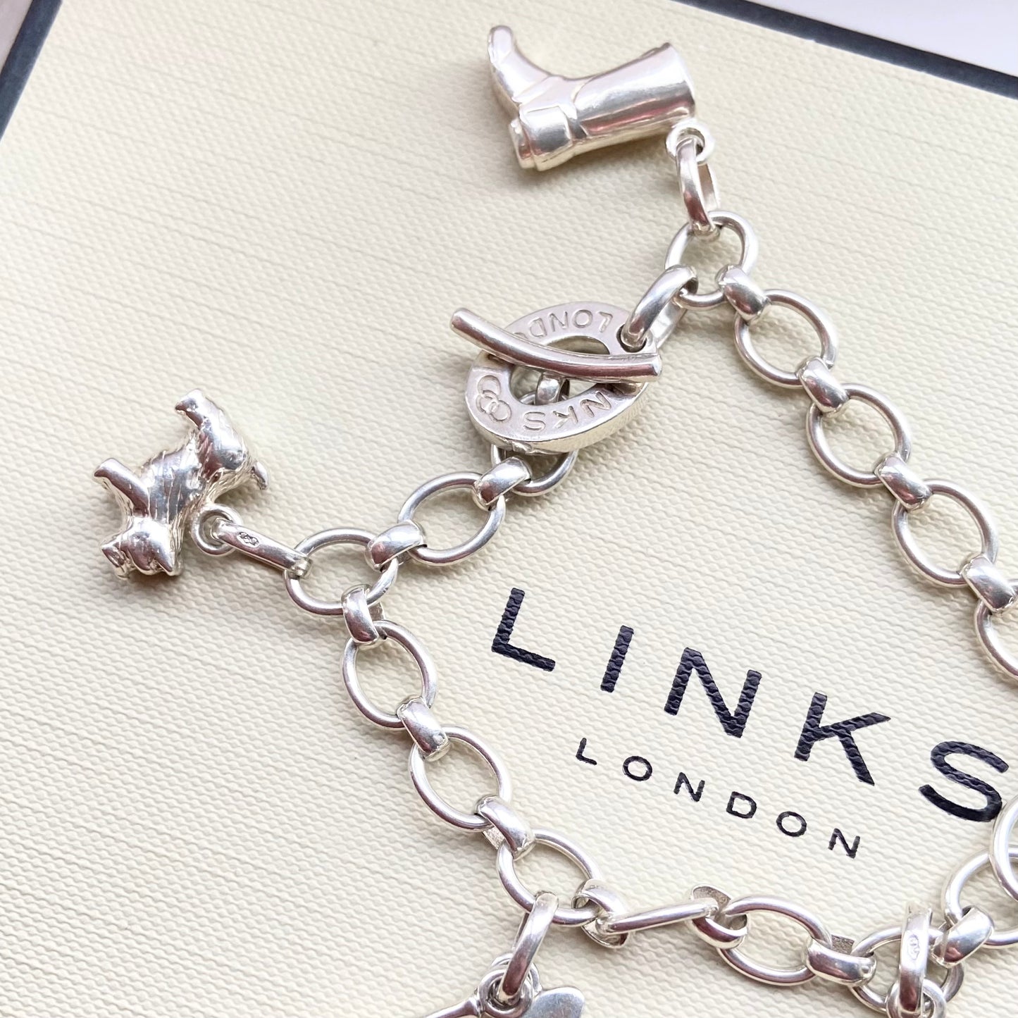 Links of London Very rare Sterling Silver Bracelet including the charms preloved