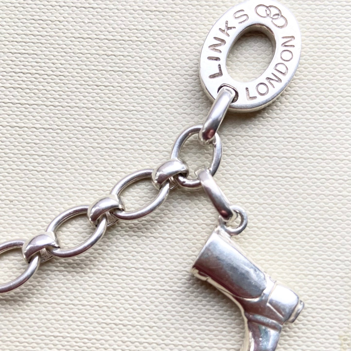 Links of London Very rare Sterling Silver Bracelet including the charms preloved