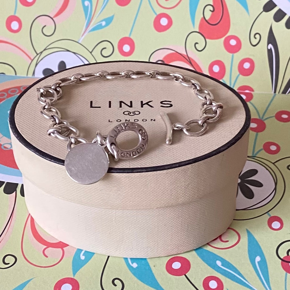 Sterling Silver Links of London Link Chain Bracelet, T Bar Clasp with a clear Disk ideal for engraving.
