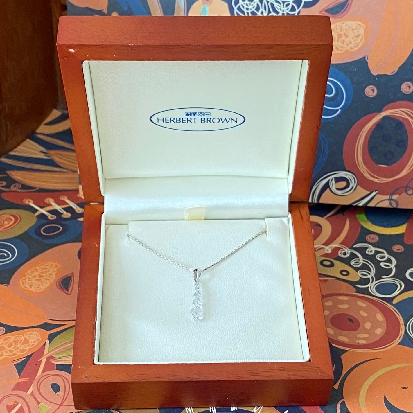 9ct Gold (375) and CZ stones Pendent on a 925 Sterling Silver (925) Necklace