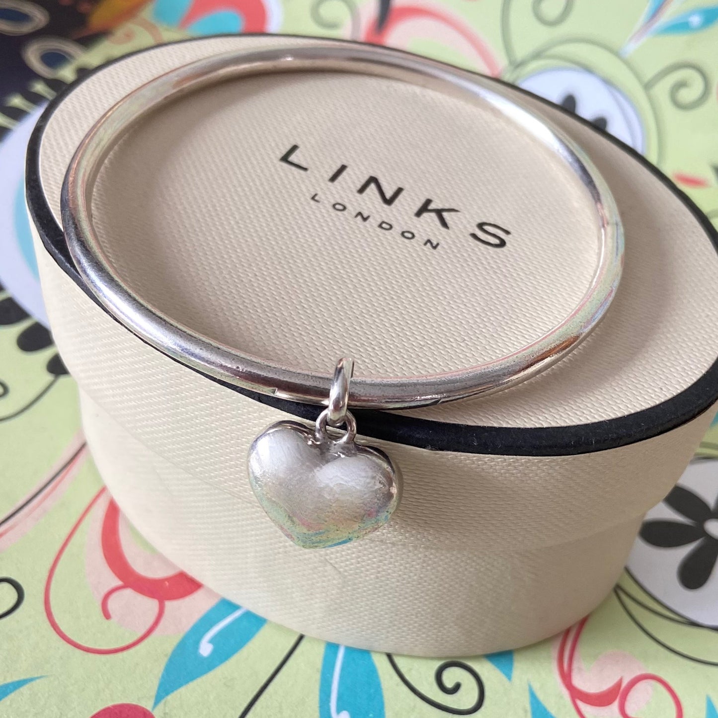 Links of London Bangle with Links of London Puffed Heart Charm Size: Medium -19cm Round