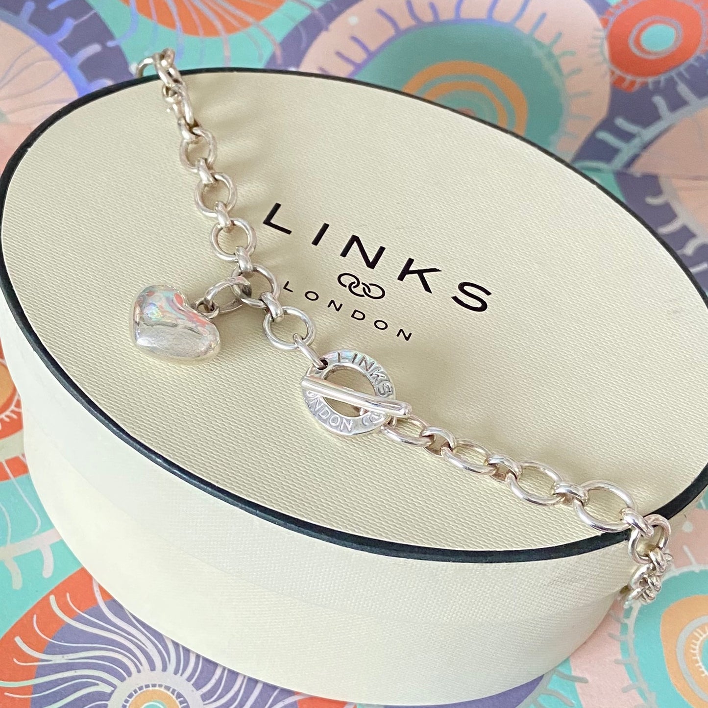 Links of London Sterling Silver Signature Link Necklace with a puffed Heart Charm. Stunning Links of London Classic T Bar Necklace. Fantastic Condition Preloved