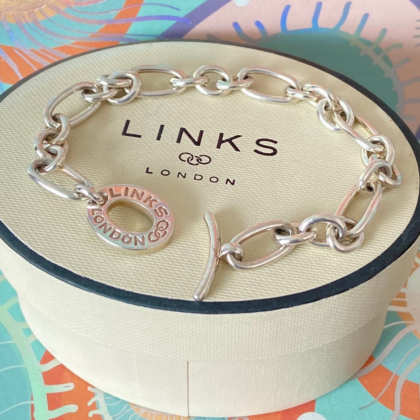 Links of London Signature Bracelet with elongated links and classic hoops.