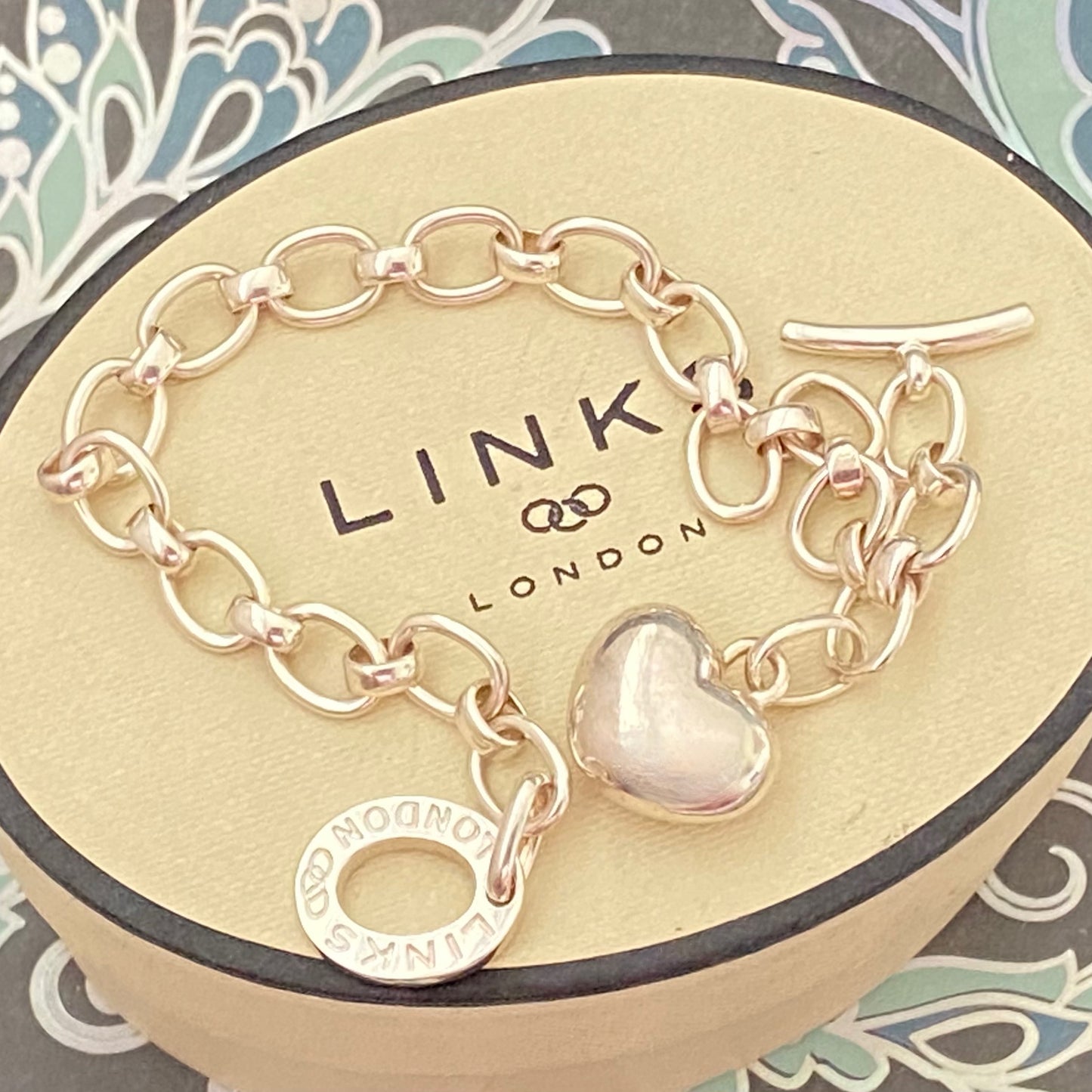 Links of London Fully Hallmarked Sterling Silver Larger Links T-Bar Bracelet with Puffed Silver Heart Charm.