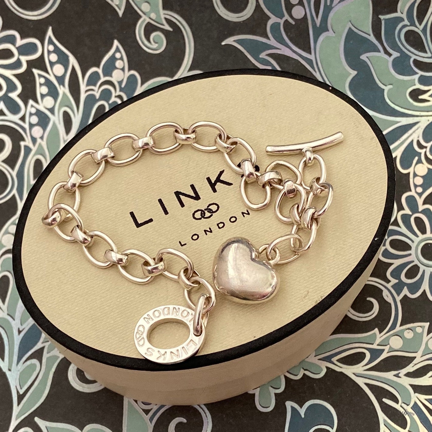 Links of London Fully Hallmarked Sterling Silver Larger Links T-Bar Bracelet with Puffed Silver Heart Charm.
