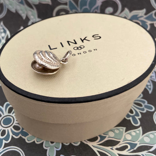 Links of London Lucky Catch Shell with Nested Pearl