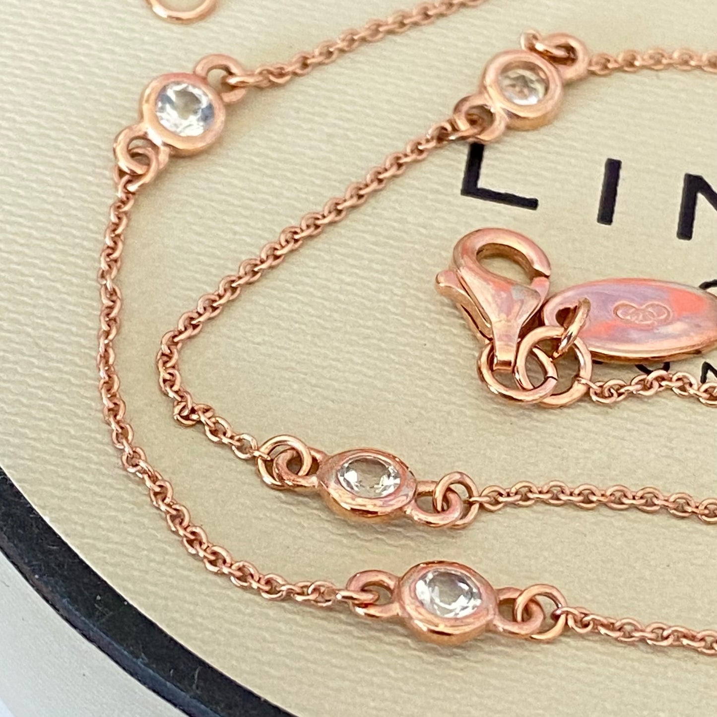 Links of London 18kt Gold Vermeil necklace with Clear Topaz round stones