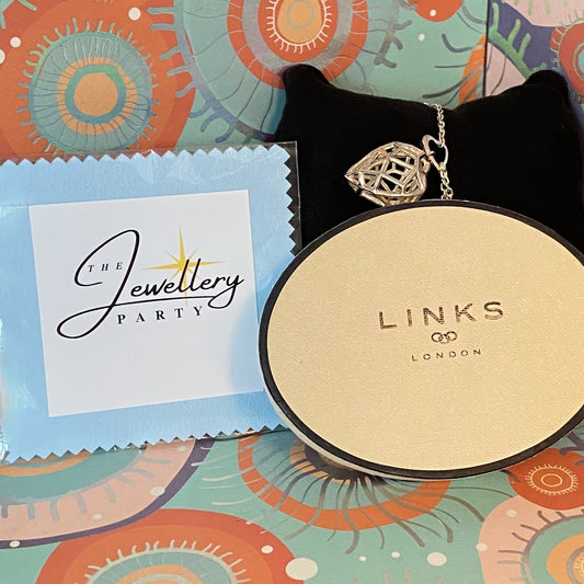 Links of London Flutter and Wow Sterling Silver Bracelet with heart shape clasp.  New!