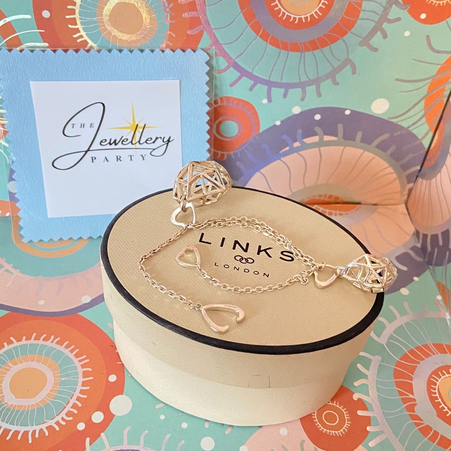 Links of London Flutter and Wow Sterling Silver Bracelet with heart shape clasp. New!