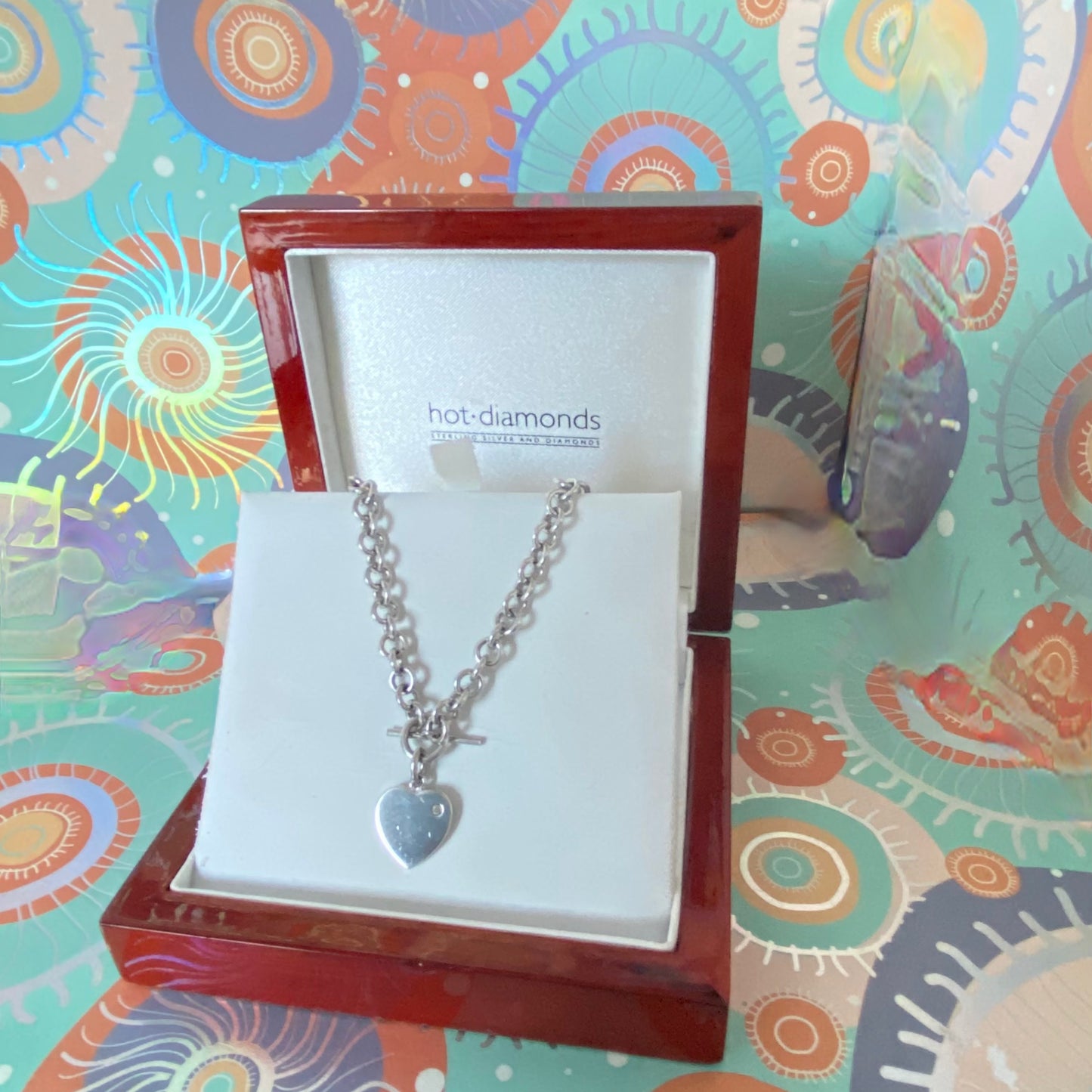 Sure T bar Hot Diamonds Necklace with a Solid Sterling Silver Heart with a Diamond. 26g. 40cm in Length