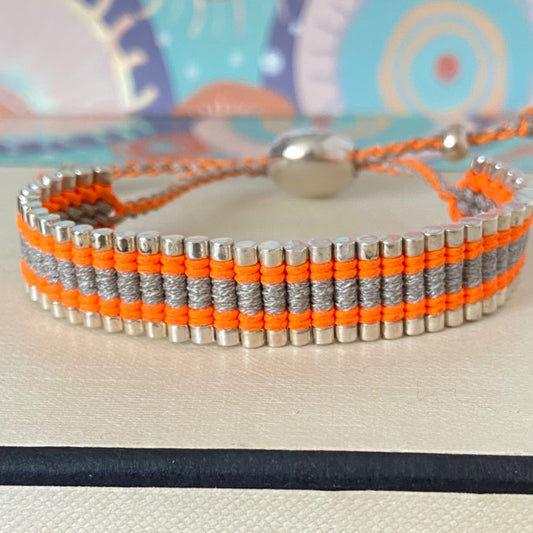 Text about friendship bracelets