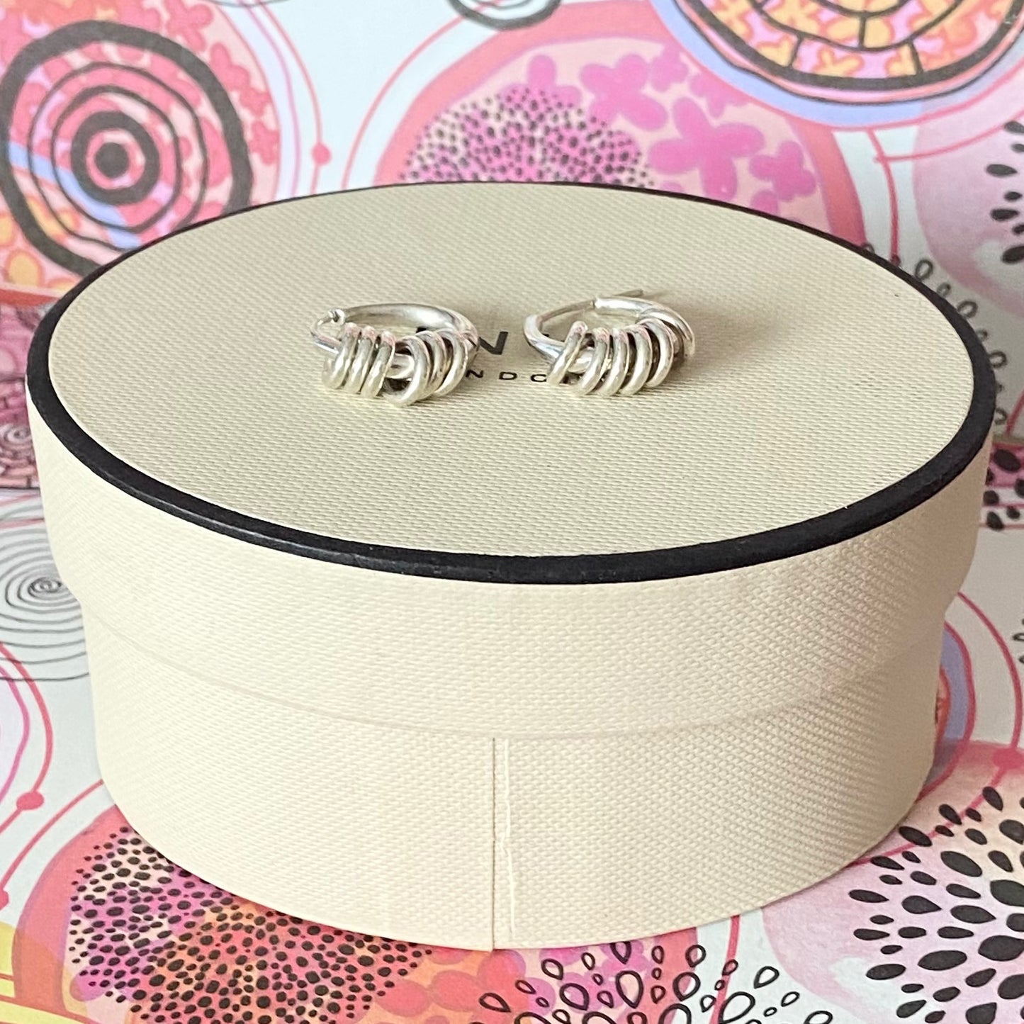 Links of London classic Sweetie Hoop Earrings with 6 sweetie rings very Rare