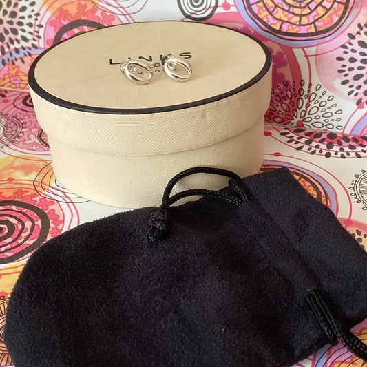 Links of London classic Oval Stud Earrings.