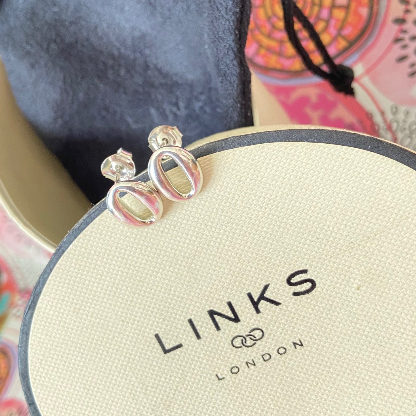 Links of London classic Sterling Silver Oval Stud Earrings.