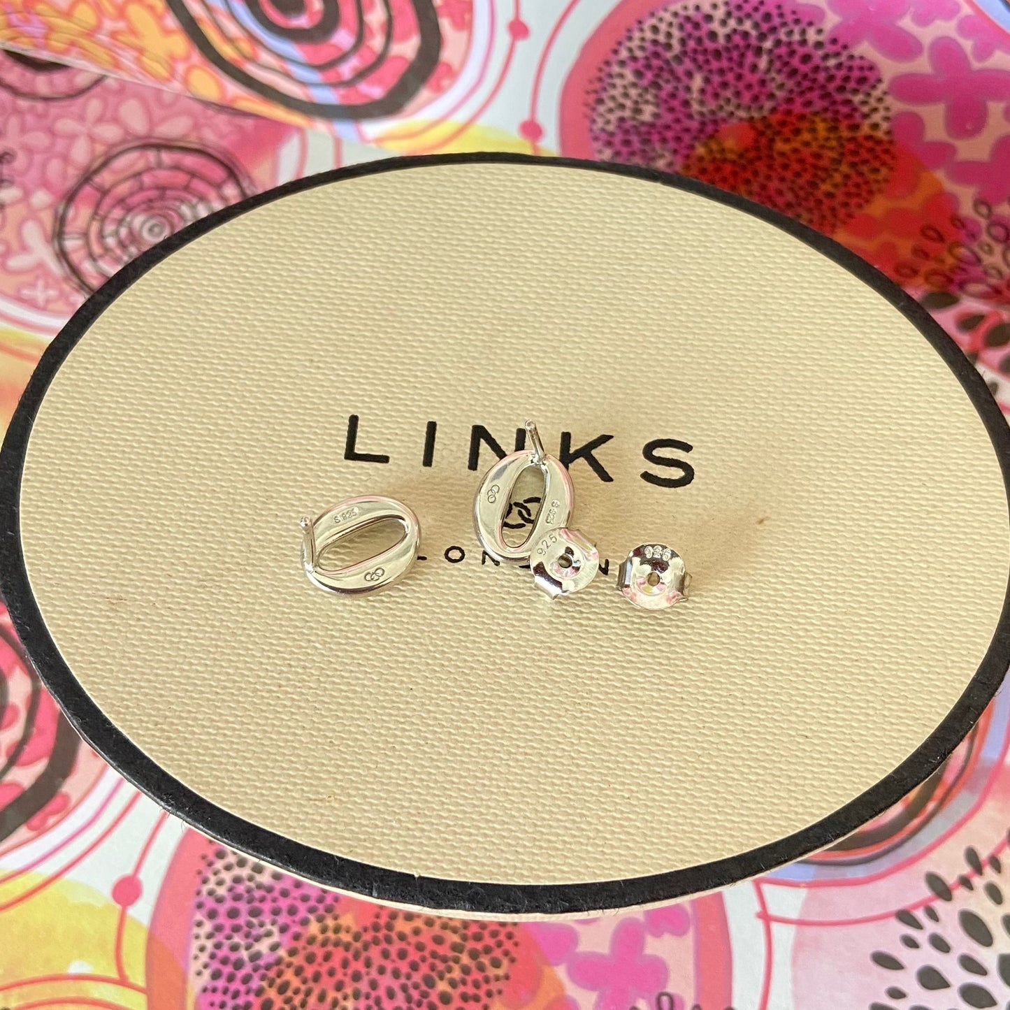 Links of London classic Sterling Silver Oval Stud Earrings.