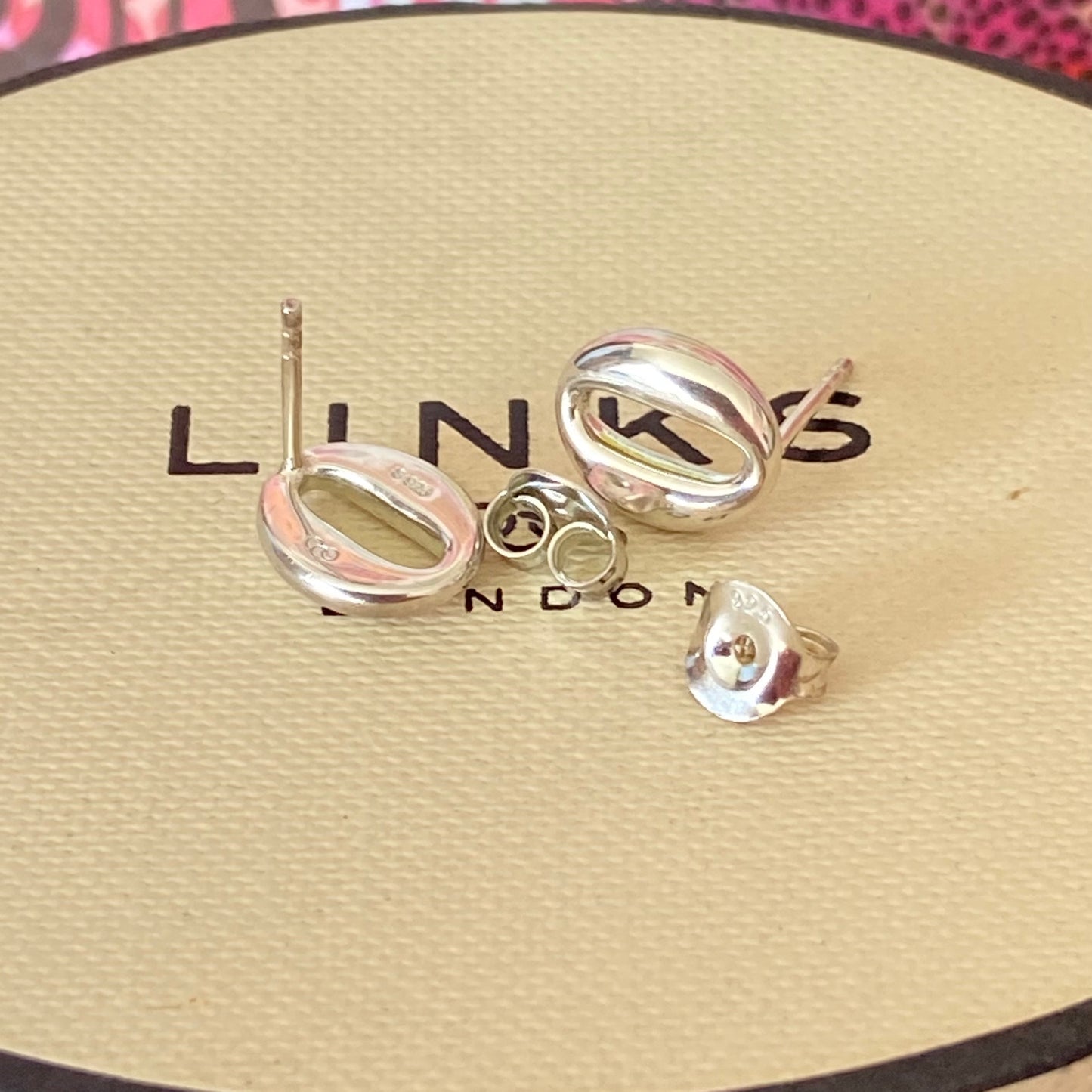 Links of London classic Sterling Silver Oval Stud Earrings.