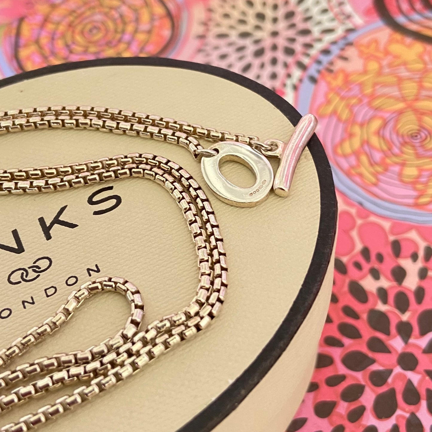 Links of London Smooth rounded Necklace with bar Clasp