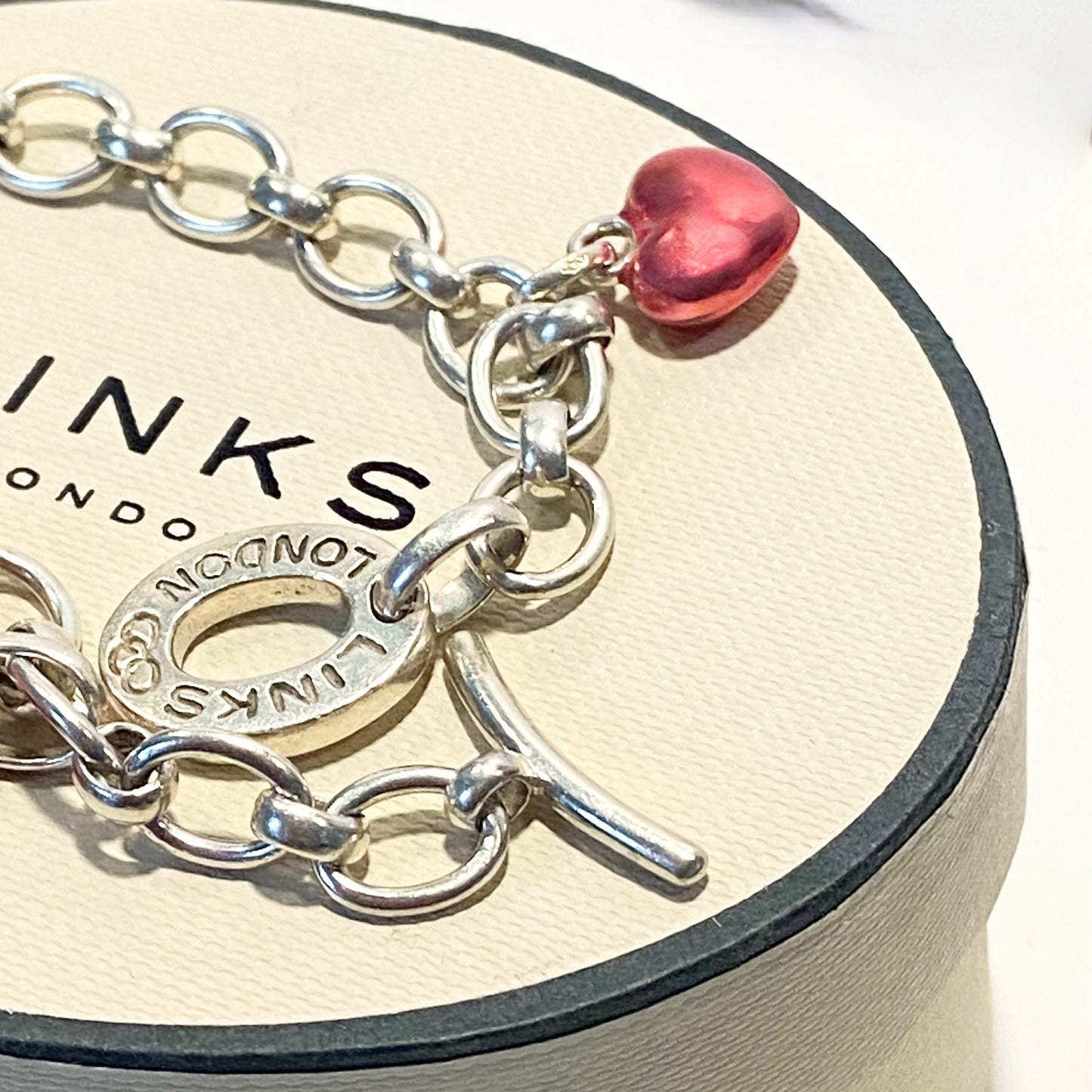 Sterling Silver Links of London Link Chain Pre Loved Links of London Bracelet, T Bar Clasp with 2 Heart Charms