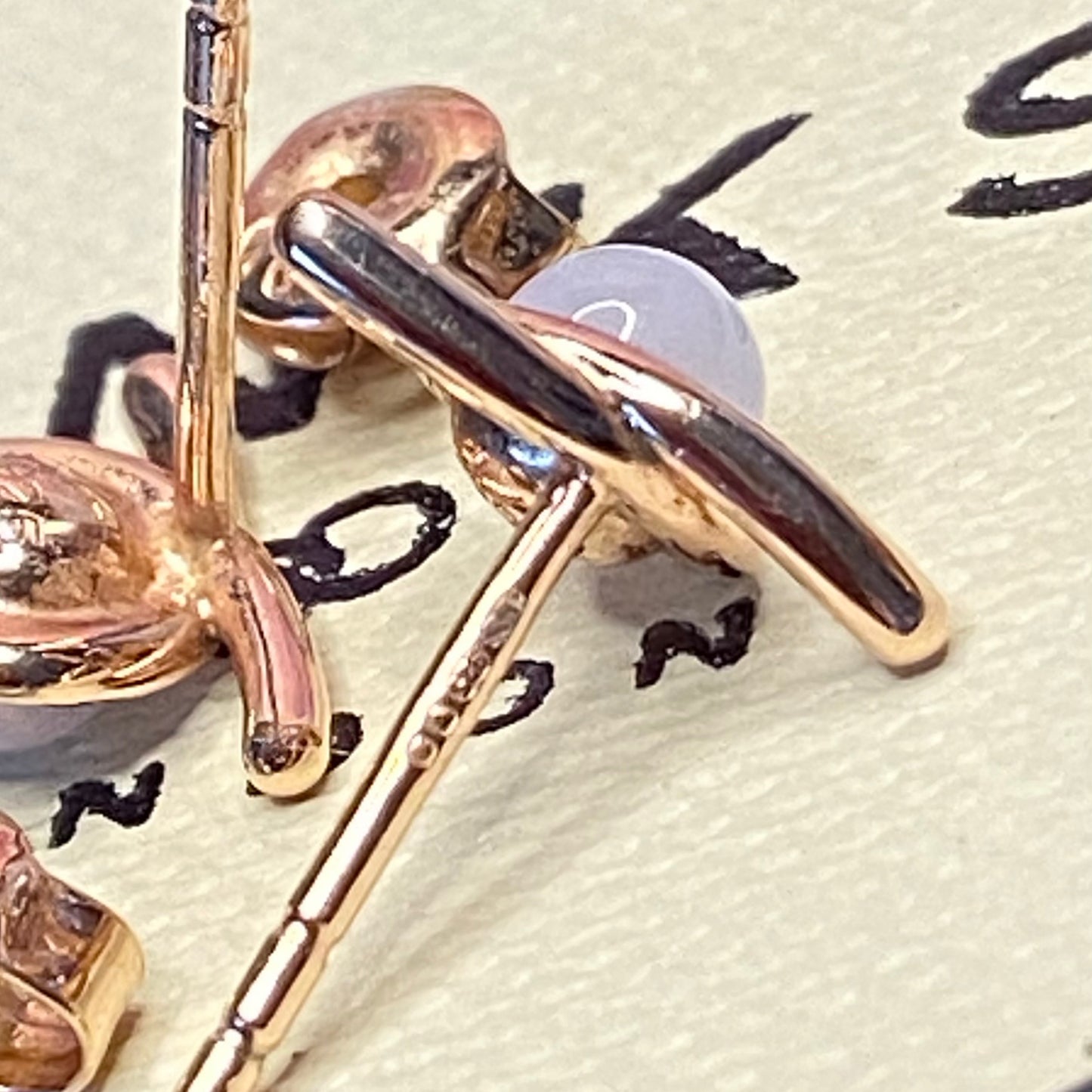 Links of London iconic Serpentine 18kt Rose Gold Vermeil & Blue Lace Agate Gemstone Stud Earrings.