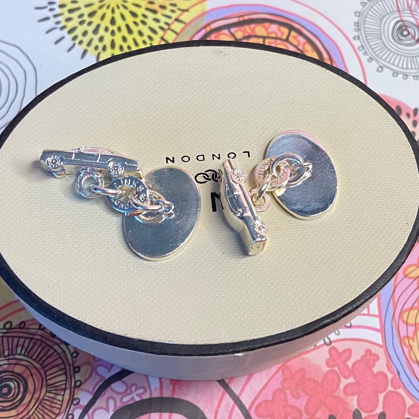 Very Rare Authentic cufflinks Sterling Silver Links of London with london Taxi Car . 24g of solid Silver