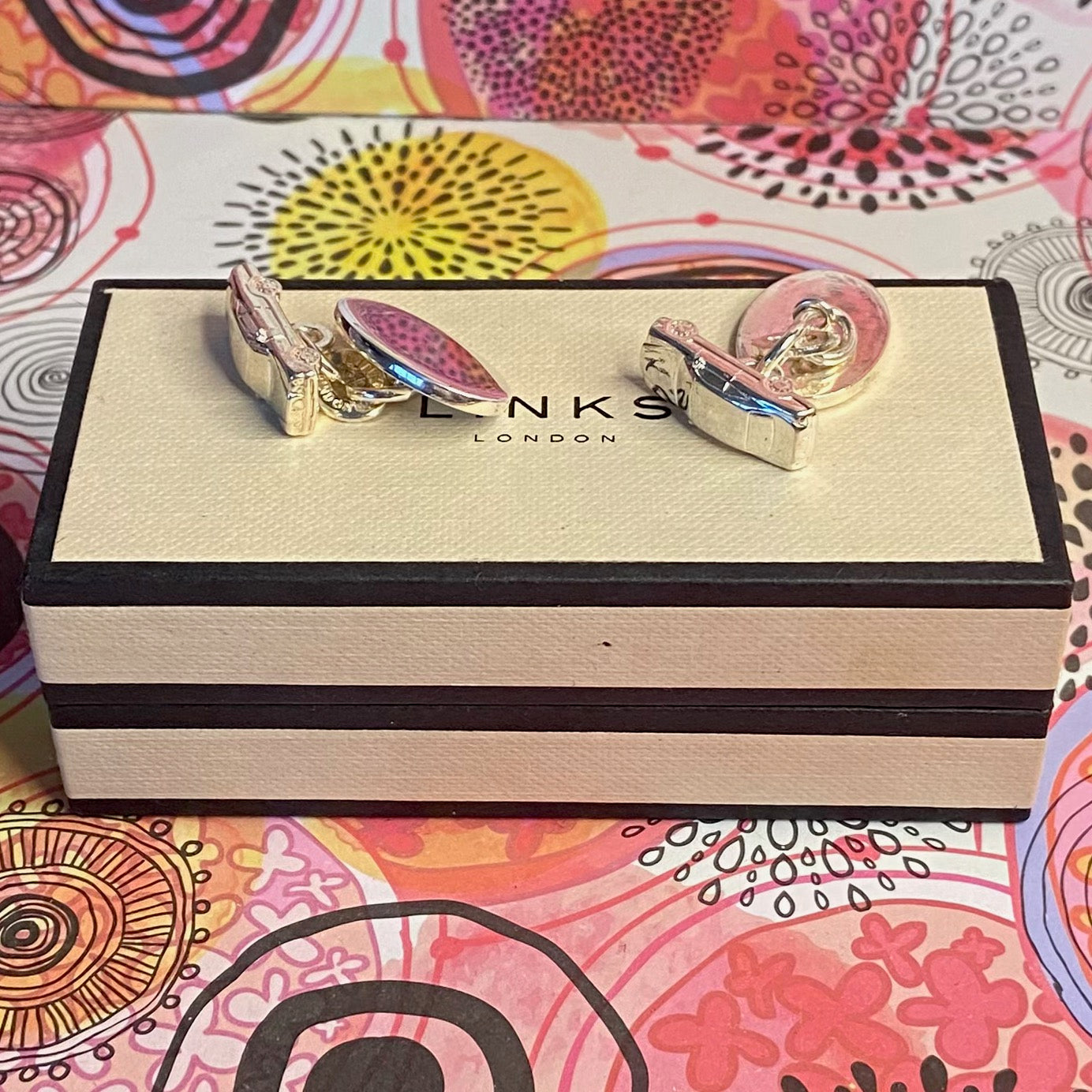 Very Rare Authentic cufflinks Sterling Silver Links of London with london Taxi Car . 24g of solid Silver