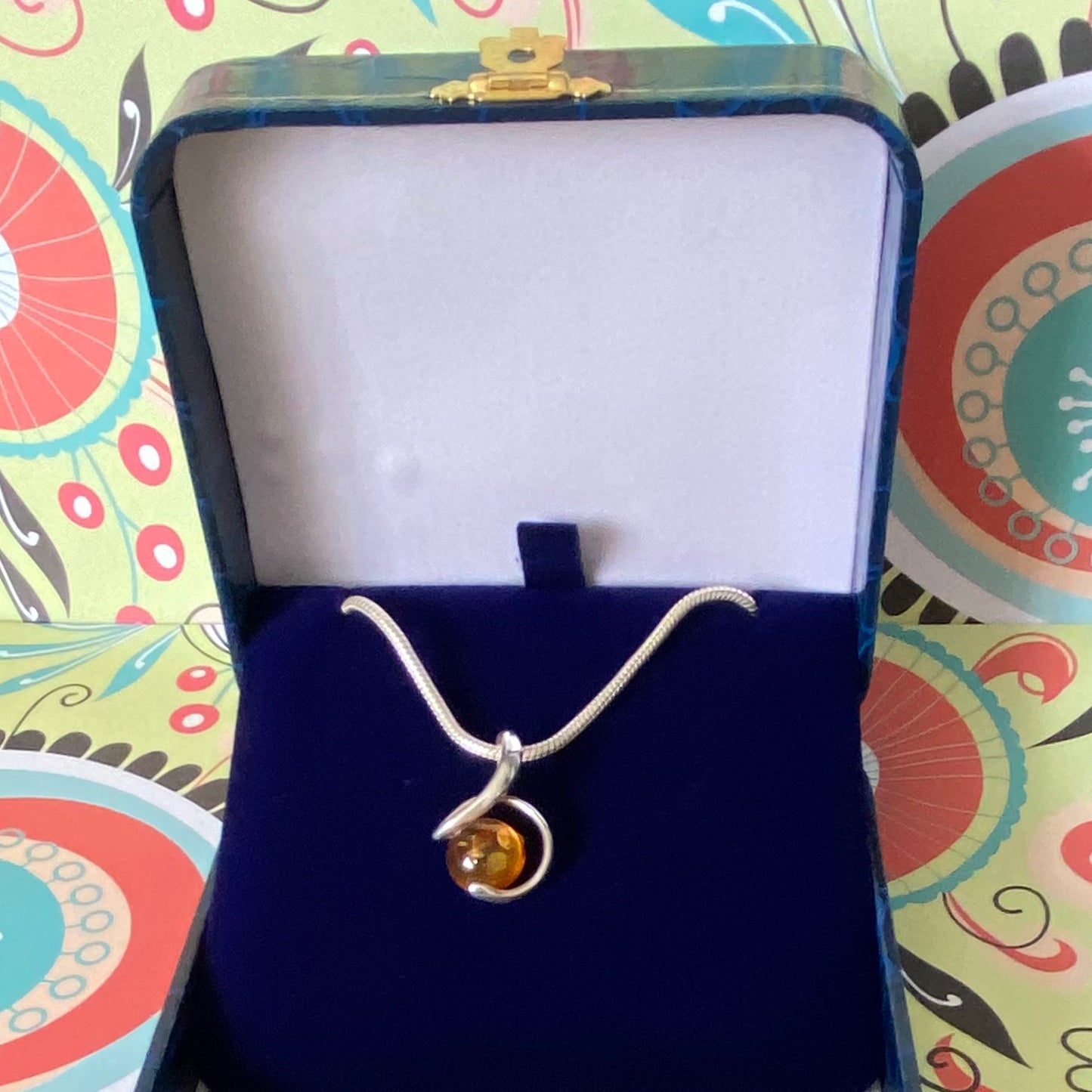 Links of London Snake chain with an Amber style pendent