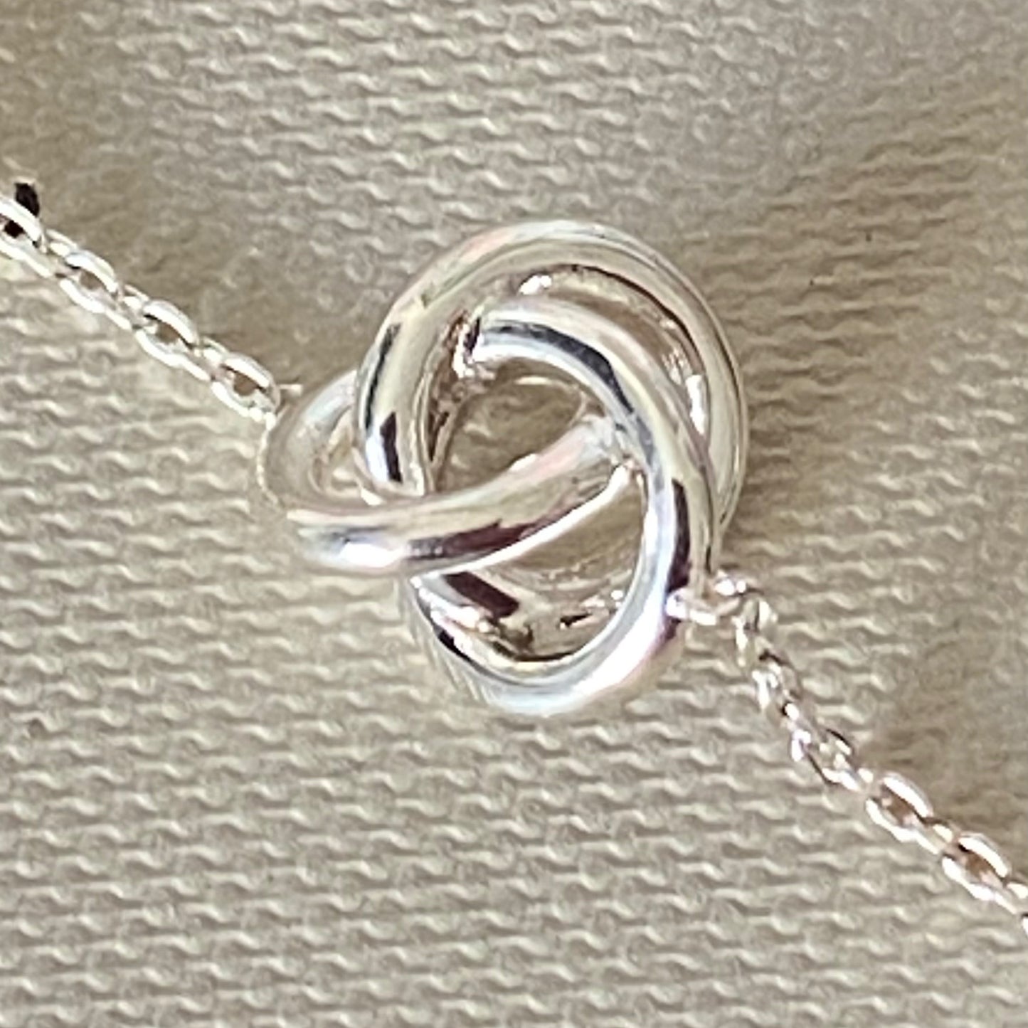 New! Links of London Love Knot Bracelet with a Topaz Stone