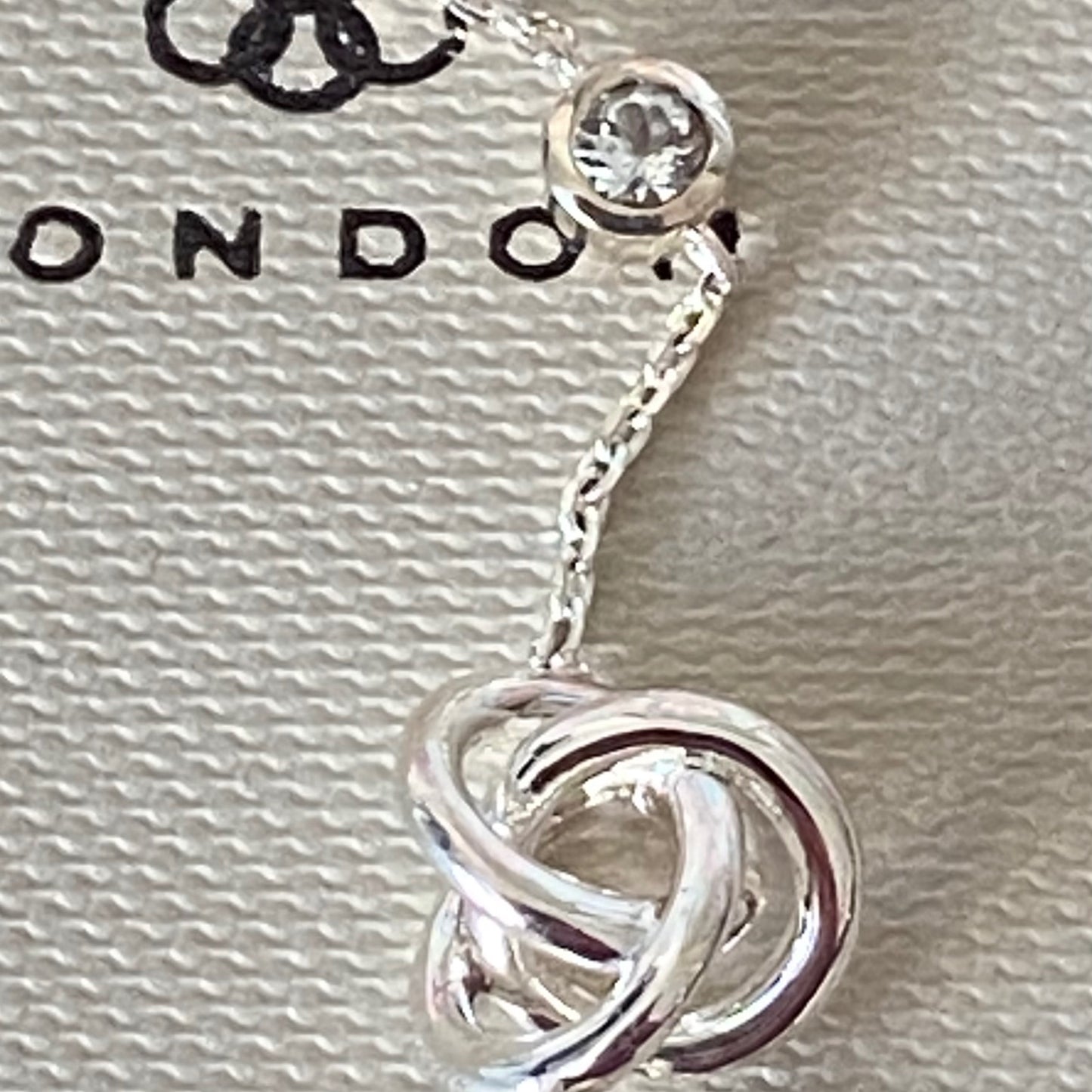 New! Links of London Love Knot Bracelet with a Topaz Stone