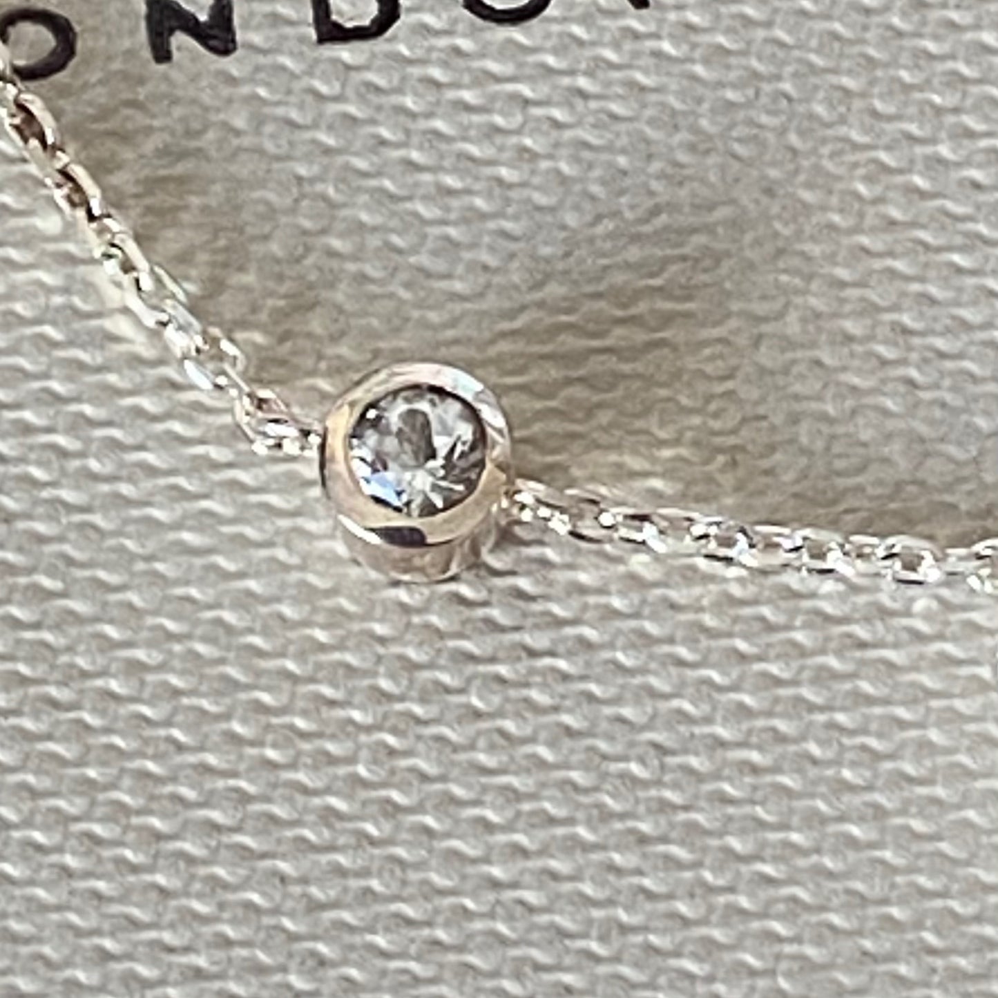 New! Links of London Love Knot Bracelet with a Topaz Sparkle Stone