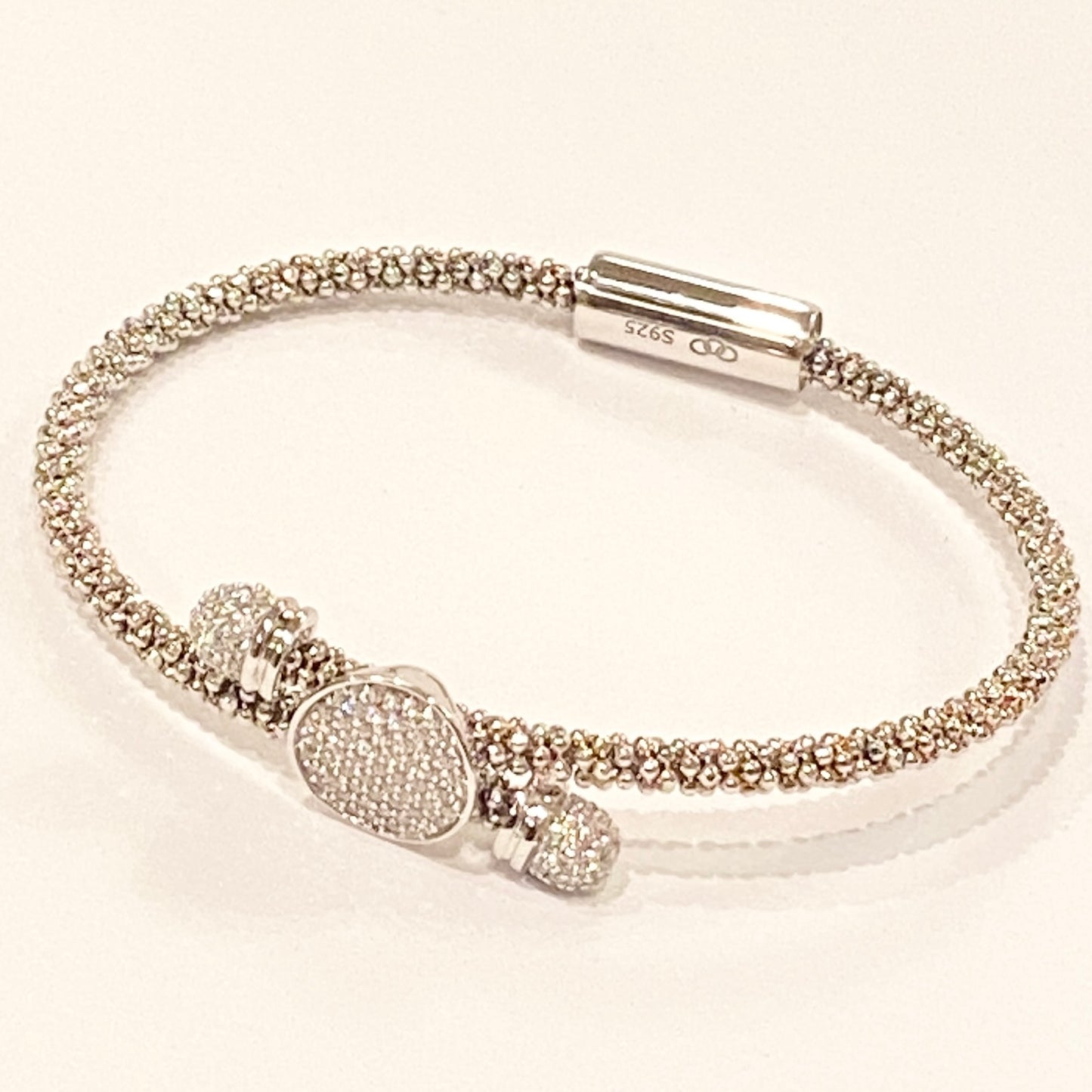 Links of London Star Dust Round Bracelet with a magnetic clasp