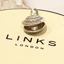 Load image into Gallery viewer, Links of London Sterling Silver Lucky Catch Shell with Nested Pearl
