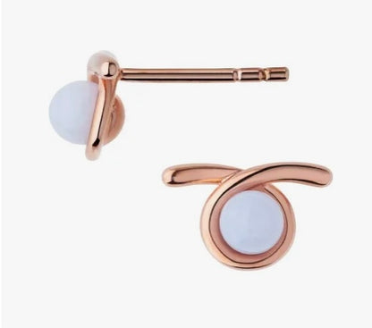 Links of London iconic Serpentine 18kt Rose Gold Vermeil & Blue Lace Agate Gemstone Stud Earrings.