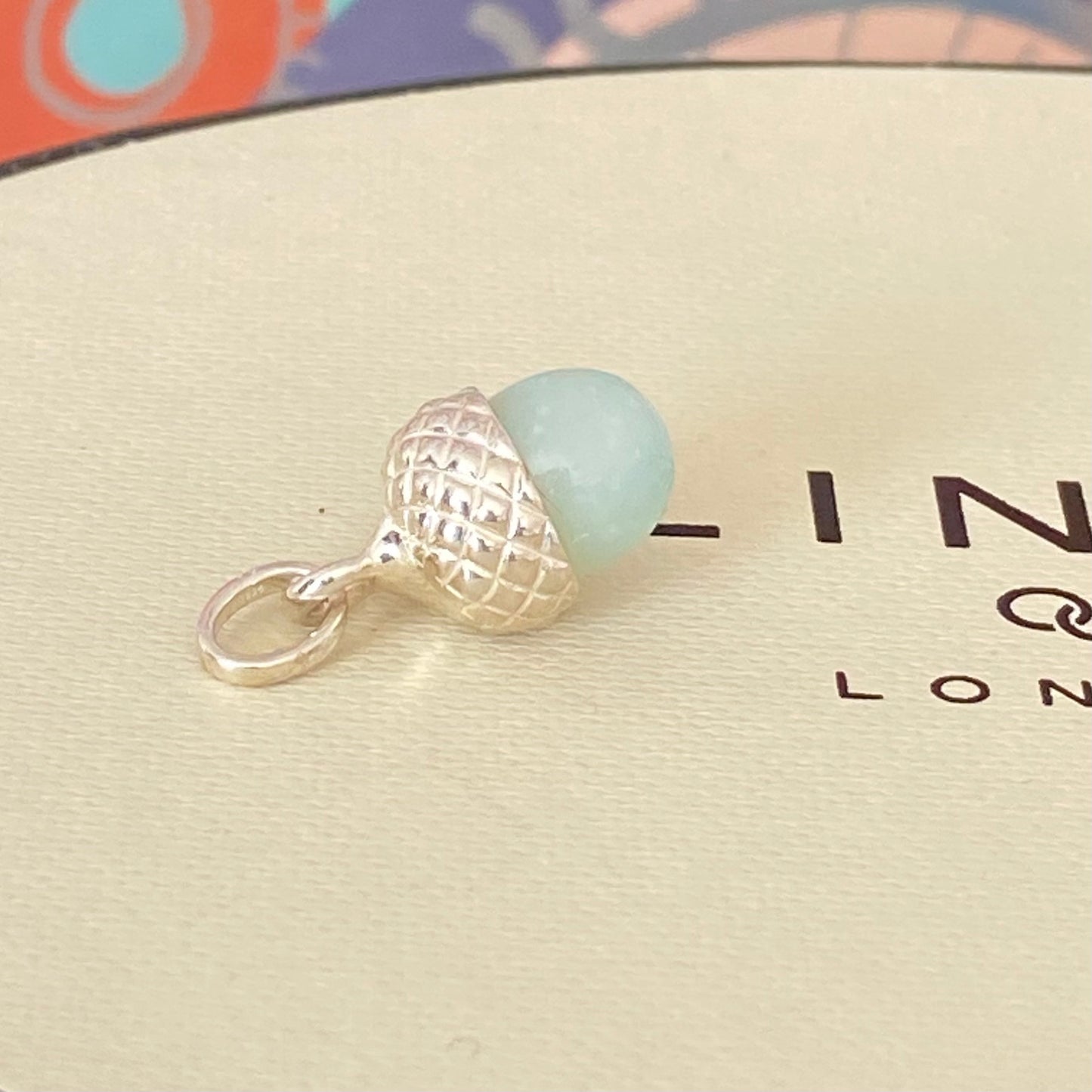 LINKS OF LONDON
Love Note Acorn Charm Pendant
Product Code: 5024.1078