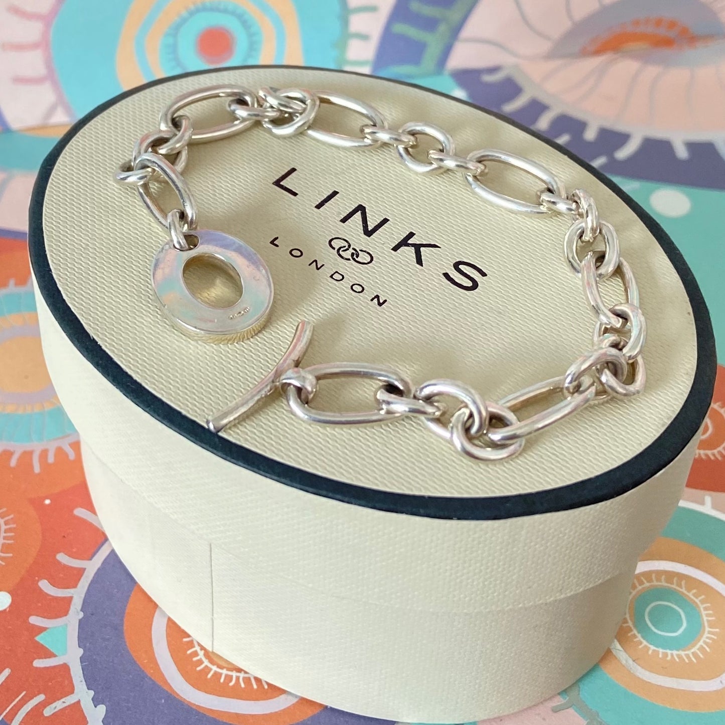 Links of London Signature Bracelet with elongated links and classic hoops.