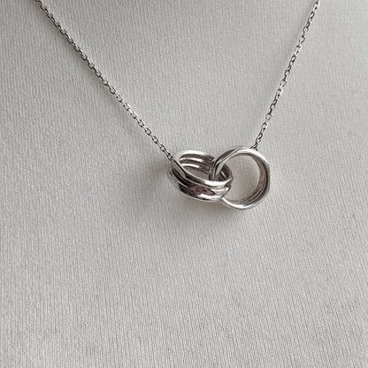 New!  Links of London 20/20 Silver Interlocking necklace
