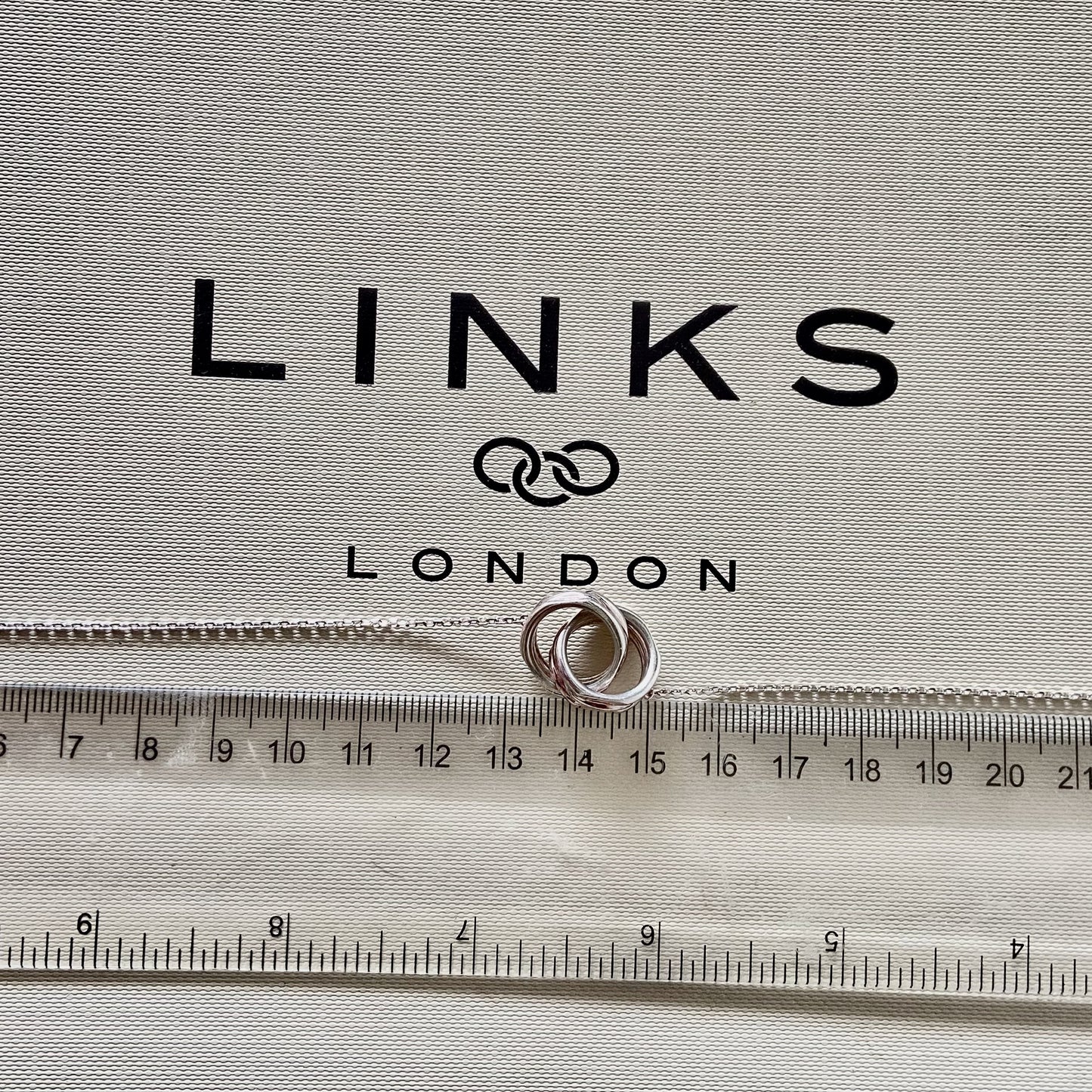 New!  Links of London 20/20 Silver Interlocking necklace