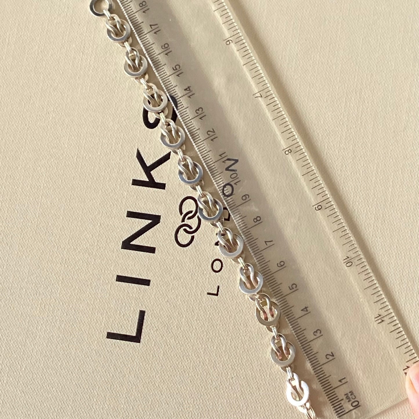 New!  Links of London 20/20 Silver Interlocking necklace