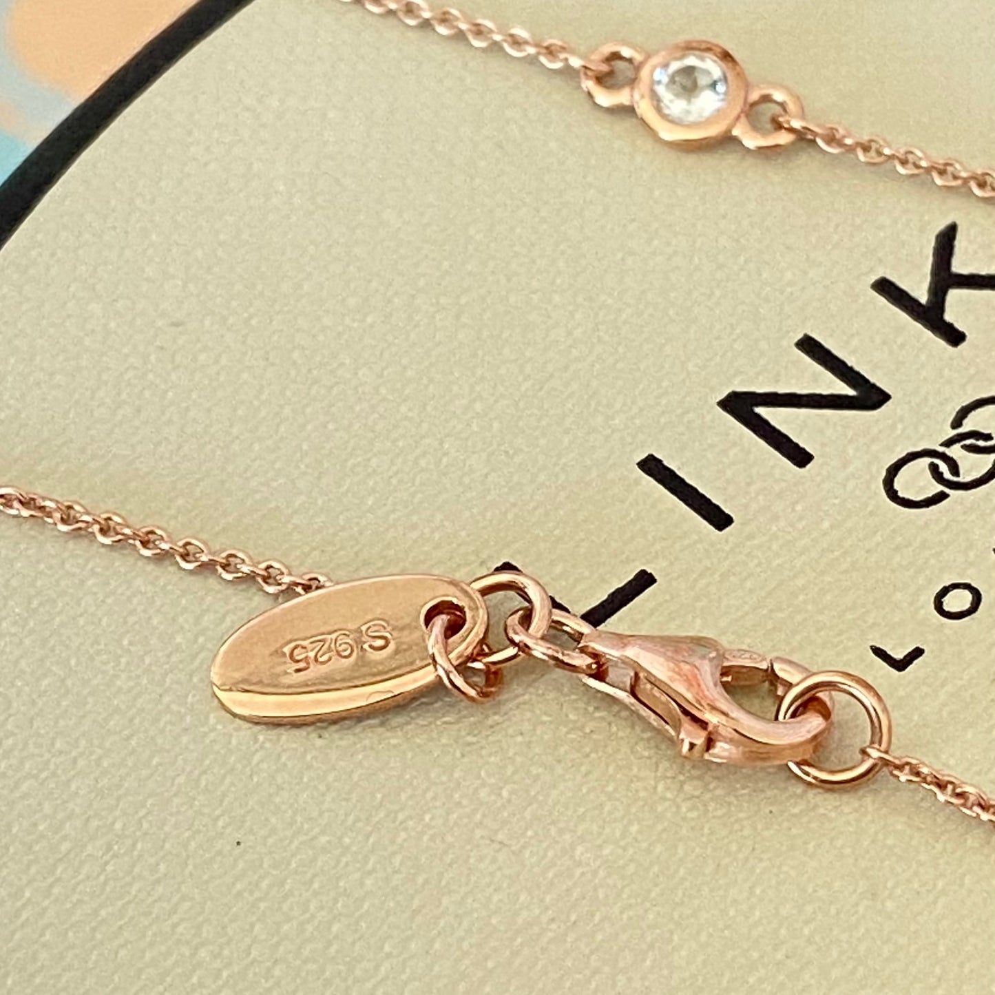 Links of London 18kt Gold Vermeil necklace with Clear Topaz round stones