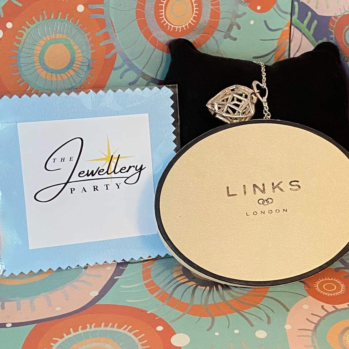 Links of London Flutter and Wow Sterling Silver Bracelet with heart shape clasp.  New!