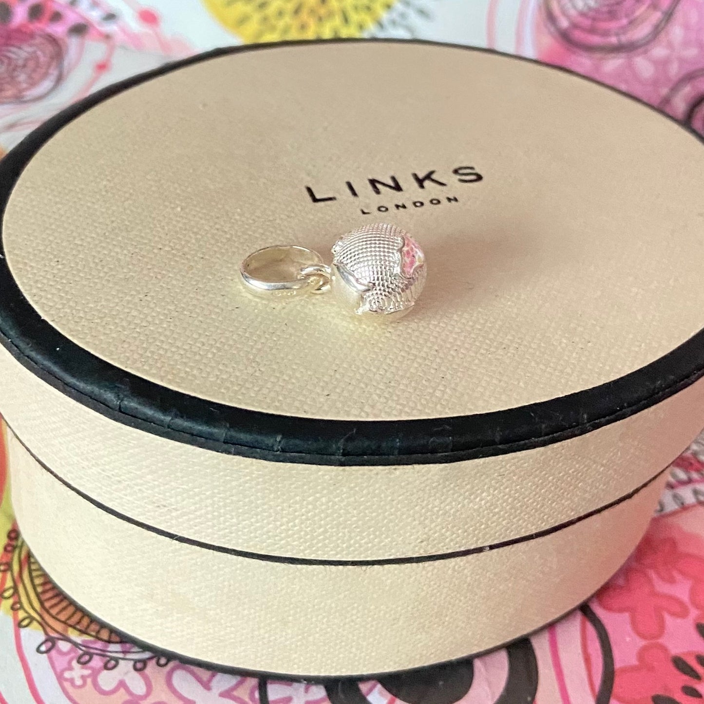 Links of London World Globe Charm - Perfect condition