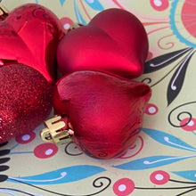 Load image into Gallery viewer, 8 Heart Festive Holiday Baubles Ornaments, for Christmas, Valentine
