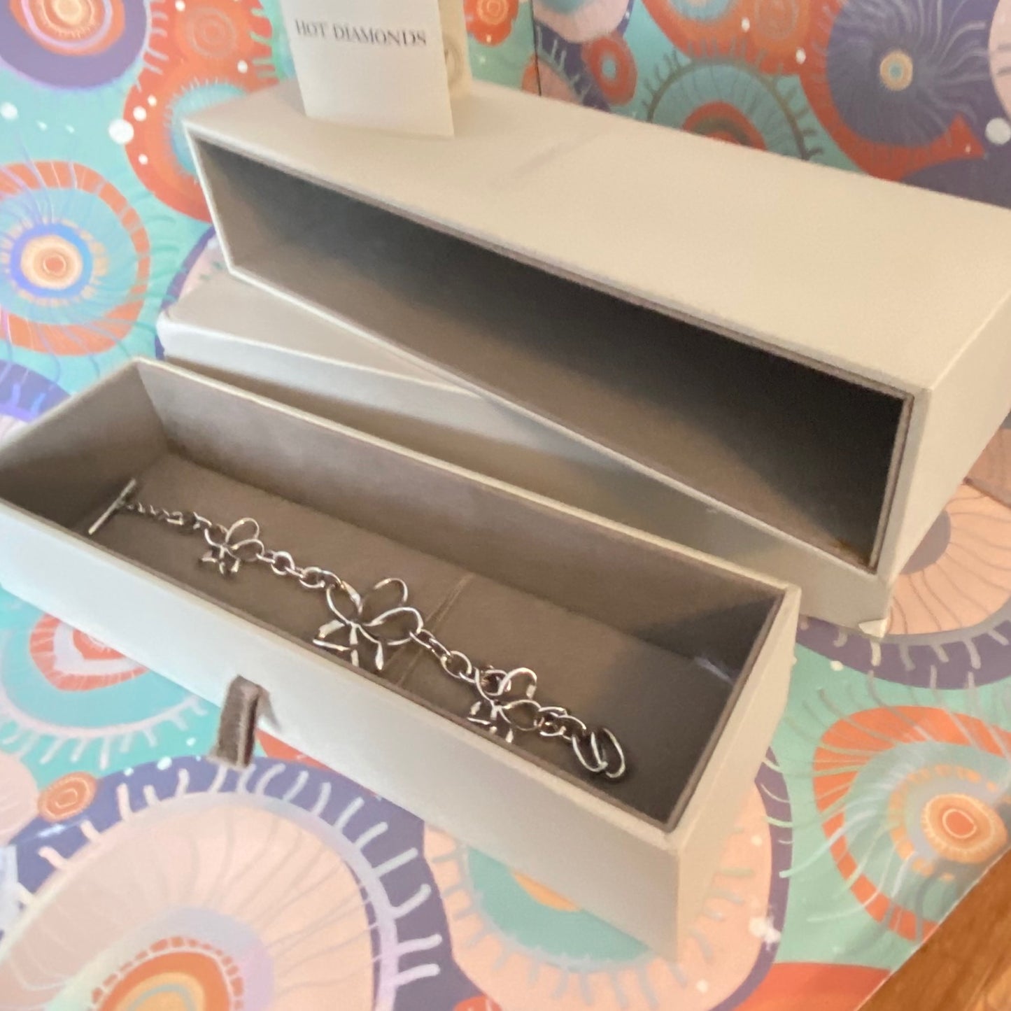 Vintage Hot Diamonds Sterling Silver and Diamond Paradise Open Petal Bracelet