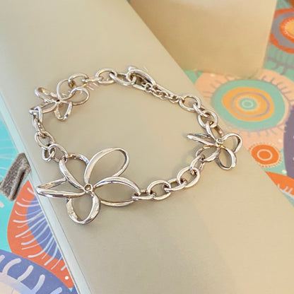 Vintage Hot Diamonds Sterling Silver and Diamond Paradise Open Petal Bracelet