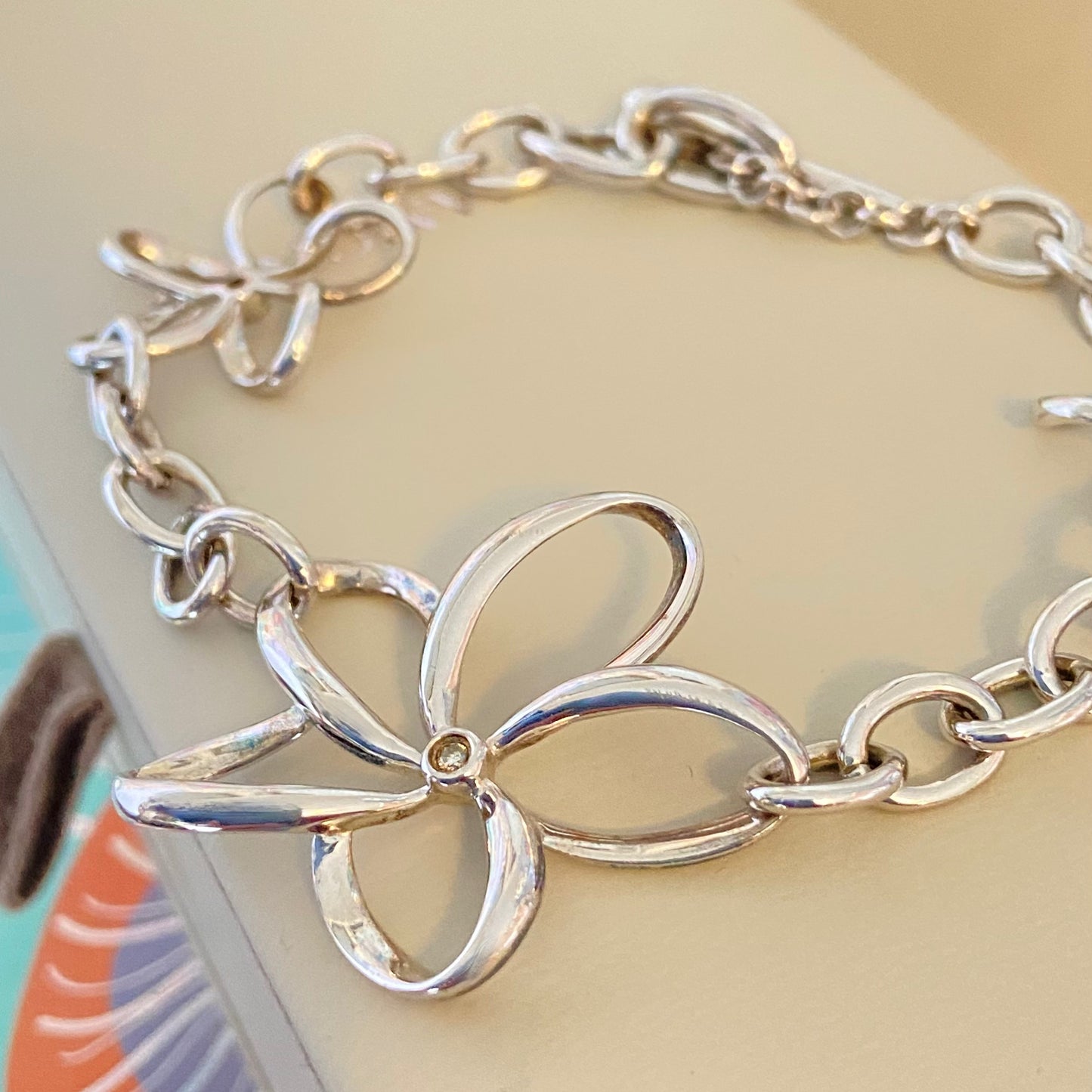 Vintage Hot Diamonds Sterling Silver and Diamond Paradise Open Petal Bracelet