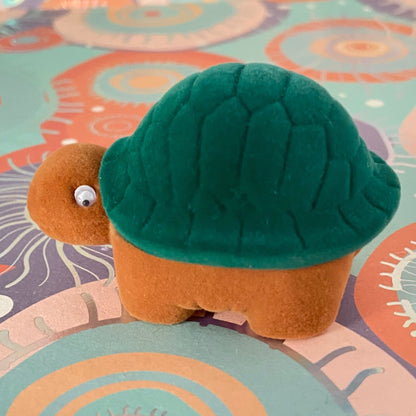 Tortoise 9ct yellow gold Delicate Studs in a Tortoise Box