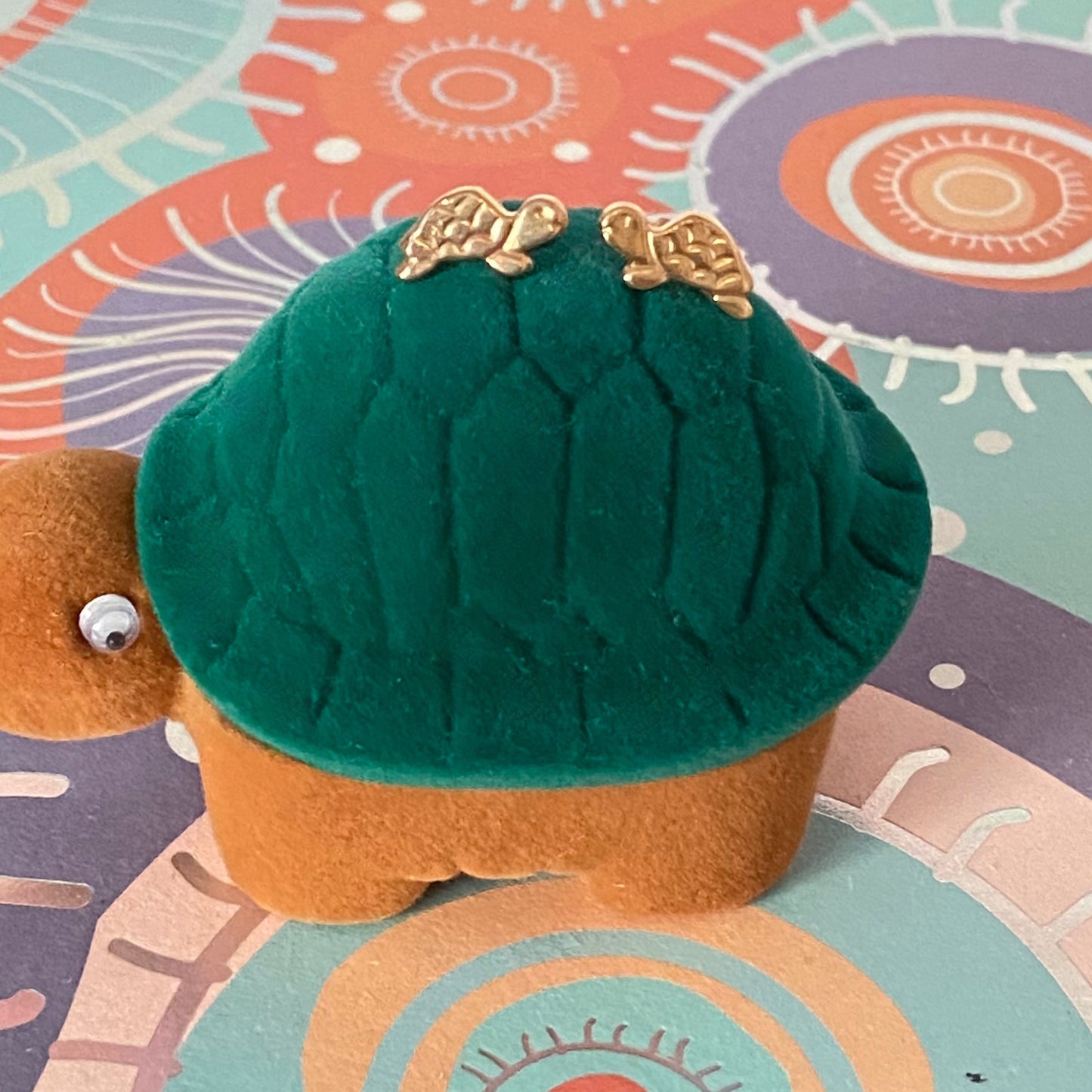 Tortoise 9ct yellow gold Delicate Studs in a Tortoise Box