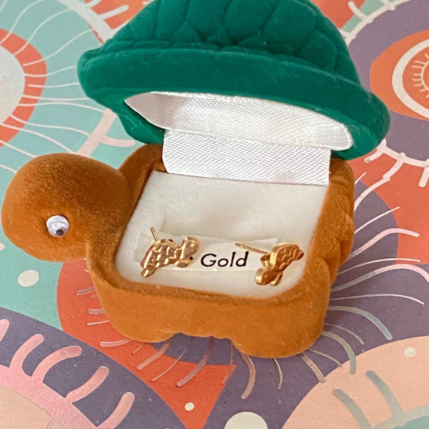 Tortoise 9ct yellow gold Delicate Studs in a Tortoise Box