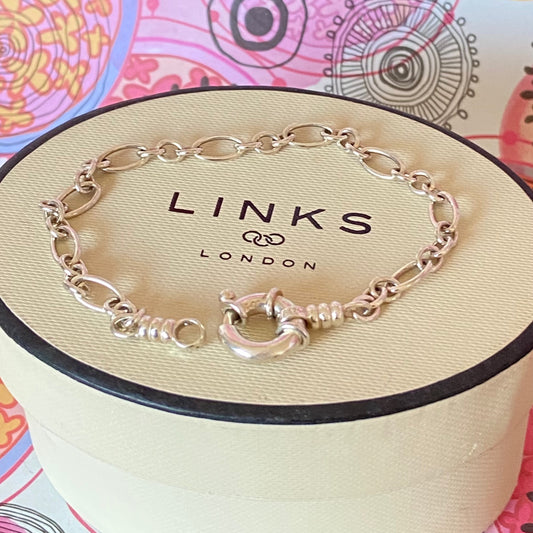Links of London Delicate Sterling silver Link chain with Senorita Clasp New original box  19cm