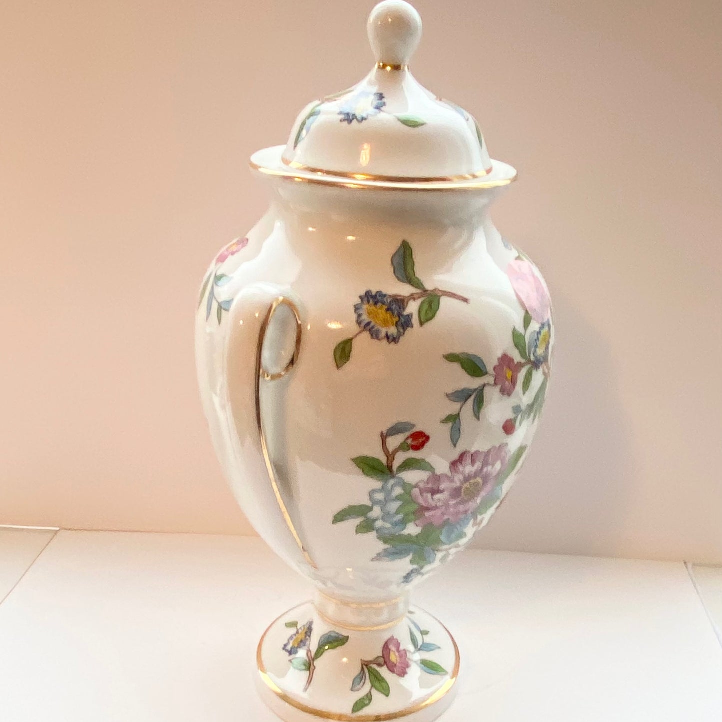 Aynsley Vintage Fine Bone China, Pembroke Design lidded vase in Perfect Condition