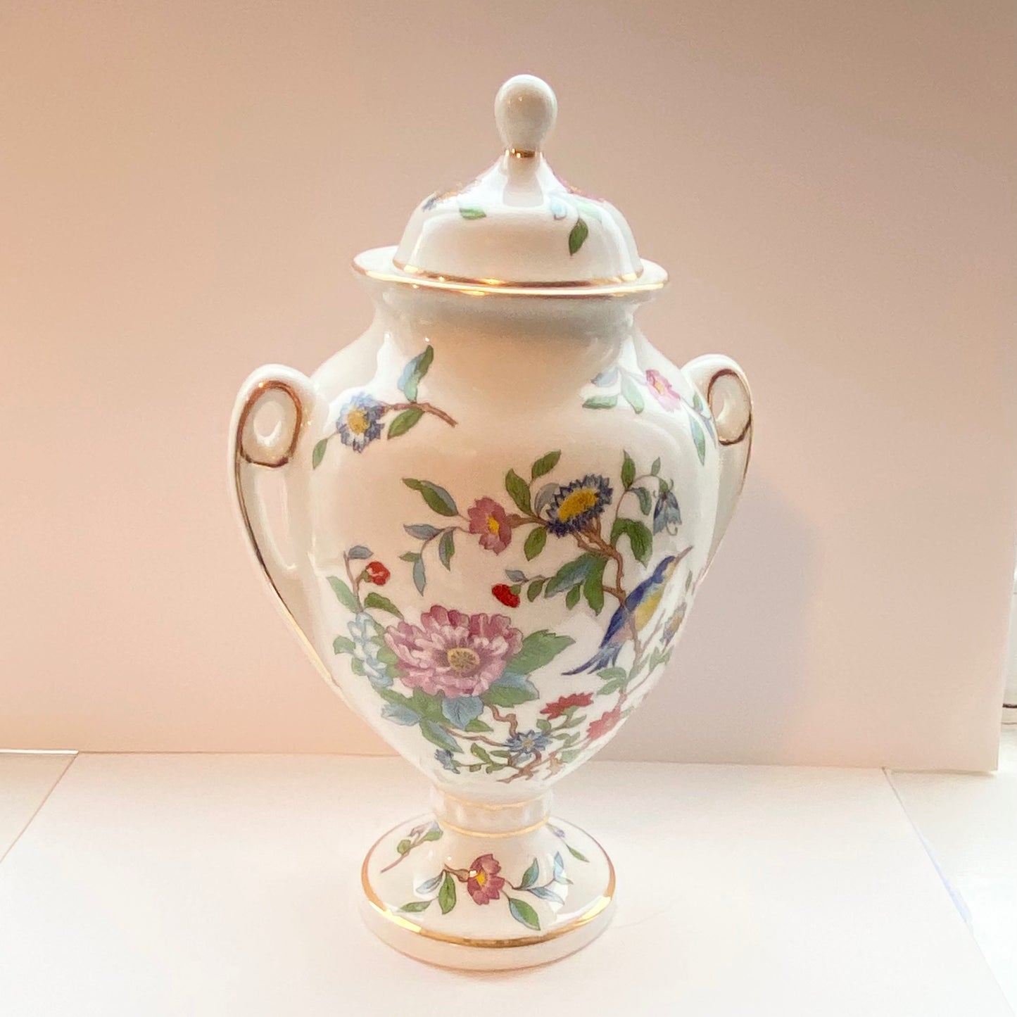 Aynsley Vintage Fine Bone China, Pembroke Design lidded vase in Perfect Condition